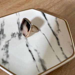 Fashion ring